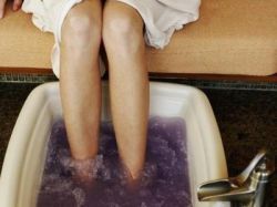 Эффективные ванночки для ног в домашних условиях