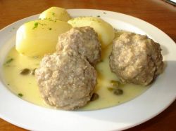 Быстрые тефтели в сметанном соусе