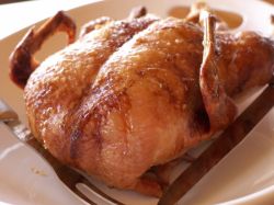 Как приготовить утку – несколько рецептов для плиты и духовки