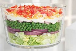 Салаты слоеные: самые популярные рецепты