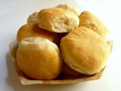 Булочки на кефире - простой вариант домашней выпечки