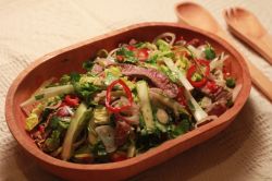 Салаты мясные - рецепты без изысков