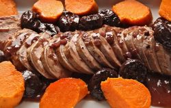 Чернослив с свининой - божественное сочетание