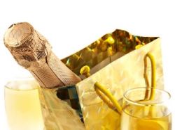 Что подарить любимому на годовщину: интересные идеи