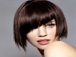 Ассиметричное каре: дикая кошка с удлиненными прядями