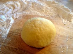 Рецепт теста для пельменей - три разных варианта