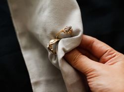 Как почистить золото и вернуть ему его былой блеск