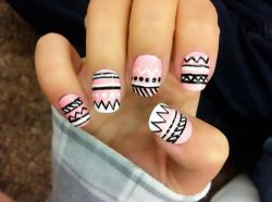 Акриловые ногти: преимущества и недостатки