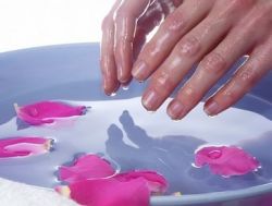 Простые и эффективные ванночки для ногтей в домашних условиях