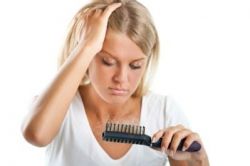 Выпадают волосы: что делать, чтобы помочь локонам в этой ситуации?