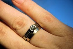 Почему чернеет серебро на теле: правда и вымыслы