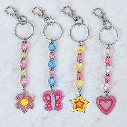 Делаем брелок из бисера