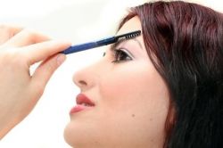 Учимся, как правильно красить брови карандашом