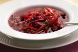 Рецепт горячего свекольника с мясом: ингредиенты, советы по приготовлению