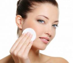 Можно ли протирать лицо перекисью водорода? Перекись водорода для лица от морщин, прыщей и пигментных пятен