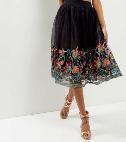 С чем носить юбку-миди: идеи