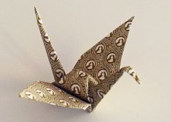 Журавлик из бумаги - простая и оригинальная поделка 