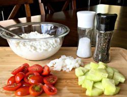 Салат с творогом и помидорами: рецепт