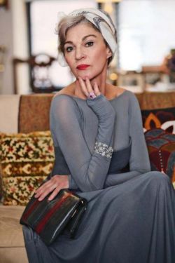 Фасоны платьев для женщин 50 лет: интересные идеи, модели и рекомендации стилистов