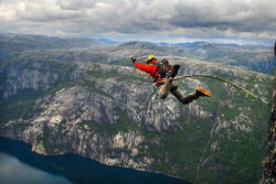 Как называется прыжок с моста на резинке? Мечта о роупджампинге