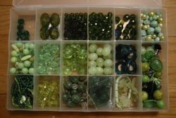 Делаем вышивку: береза из бисера