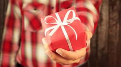 Полезные подарки для мужчин: список лучших презентов