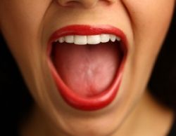 Почему появляются язвочки на языке?