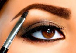 Как правильно придать форму брови в домашних условиях: пошаговое описание, рекомендации и отзывы