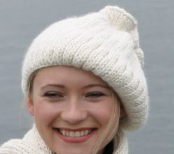 Вязание шапки крючком – модно, красиво и тепло