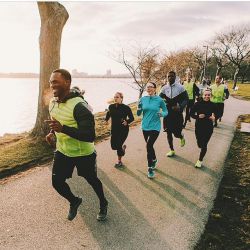 Почему при беге болит бок? Программа тренировок бега для начинающих