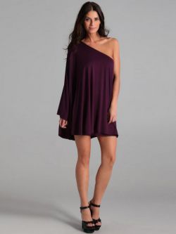 Платье с одним рукавом: модели, правила выбора