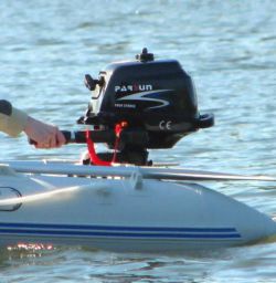 Лодочный мотор 