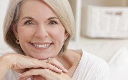 Макияж для женщины 50 лет: пошагово и с фото