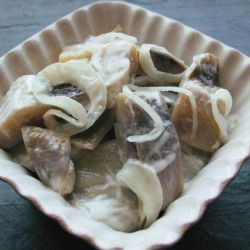 Можно ли кормящей маме селедку? Какую рыбу можно при грудном вскармливании