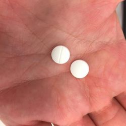 Чем отличается тонзиллит от ангины: какая разница между ними?