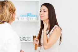 Ларингит заразен или нет для окружающих? Виды, особенности протекания и способы лечения