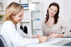 Врач-дерматовенеролог: кто это и что лечит