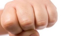 Вредно ли хрустеть пальцами? Теории 