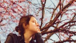 Весенняя депрессия у женщин: симптомы, как справиться