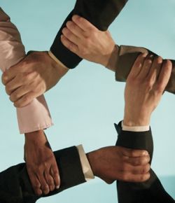 Что такое синергетический эффект и как его можно использовать на практике?