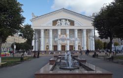 Драмтеатр в Калуге: о театре, репертуар, билеты