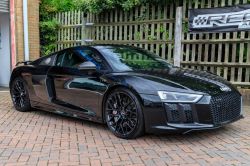Audi R8 v10: фото, характеристики, год выпуска и особенности автомобиля