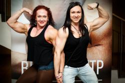 Чемпионка по бодибилдингу Наталья Батова