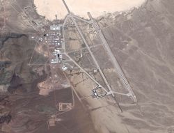 Зона 51: тайна раскрыта. История создания военной базы, контакты с НЛО и обнародование информации