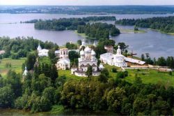 Где находится Валдайская возвышенность?