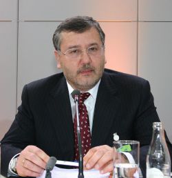 Украинский политик Анатолий Гриценко предлагал убить Путина