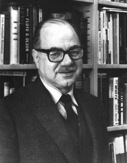 Американский социолог Дэниел Белл: идеи и биография