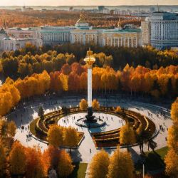 Октябрьская площадь Екатеринбурга в октябре