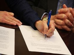Договор дарения: условия, виды, формы