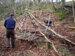 Как сделать шалаш? Шалаши своими руками из веток: инструкция, фото